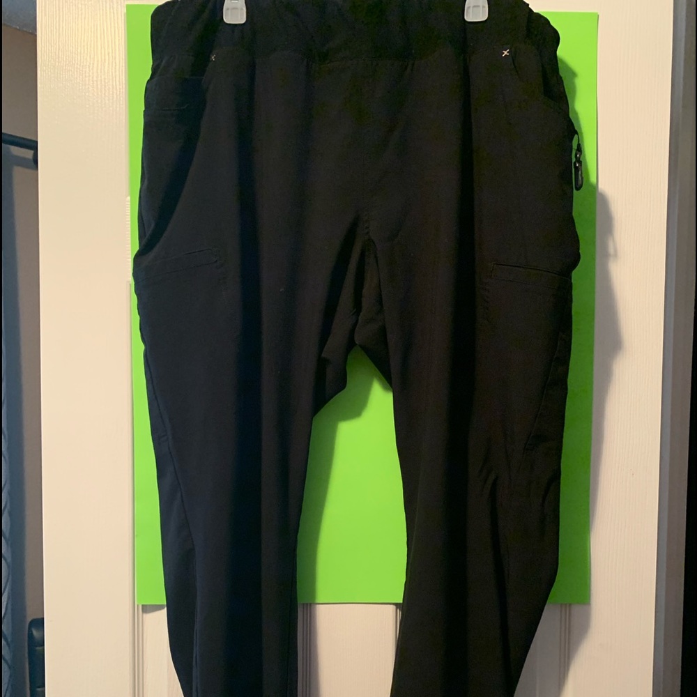Black Scrub Pants w/ Multiple Pockets